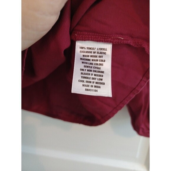 Crown & Ivy boho burgundy peasant blouse M smocking detail sleeves pullover - Picture 9 of 12